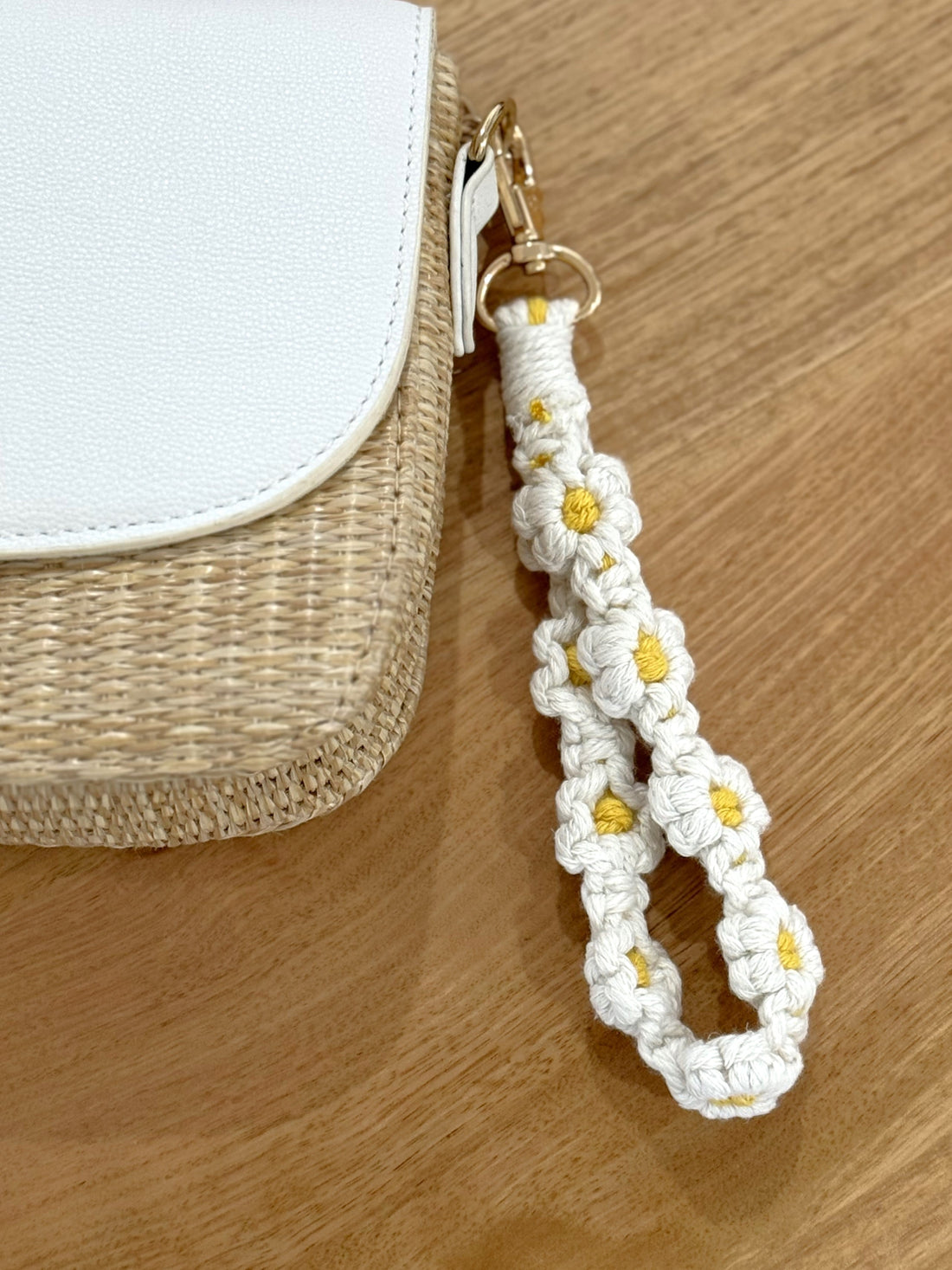 Macramé Daisy Key Chain